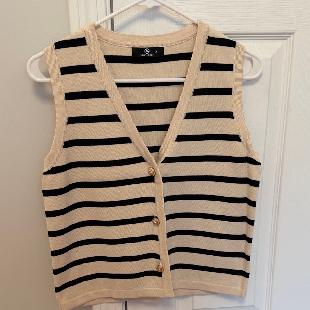 Ellison Cream & Black Striped V-Neck Button Tank - SIZE MEDIUM!